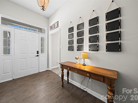 5th image of 12112 Kempshott Ct