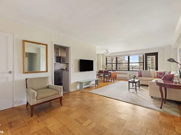 165 W End Ave APT 10R, New York, NY 10023