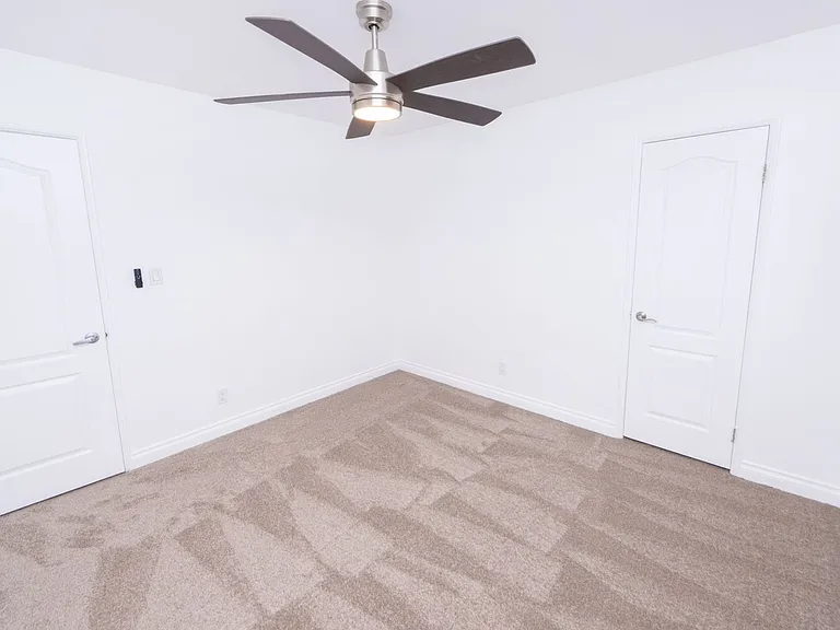 455 Ballantyne St #8 — Photo 59