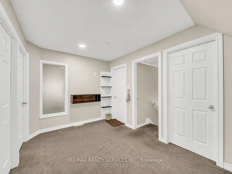 65 Moore St — Photo 35