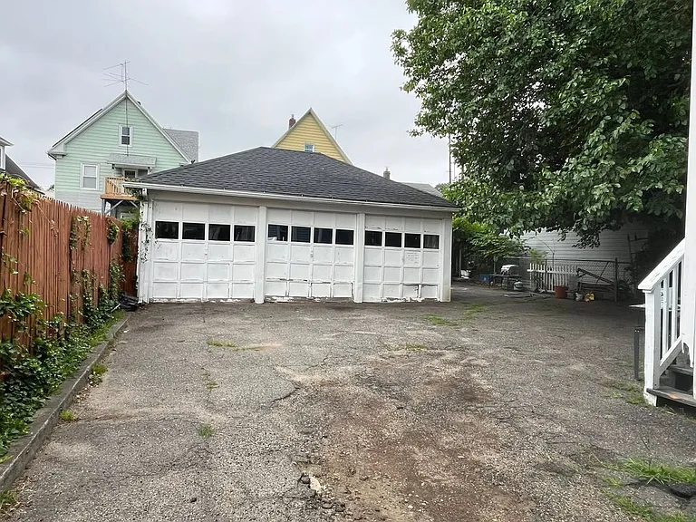 415 Willow St — Photo 23
