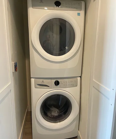 Full Size Washer and Dryer