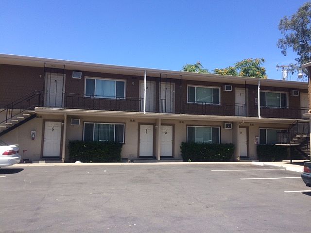 2nd image of 219 E Park St APT 4