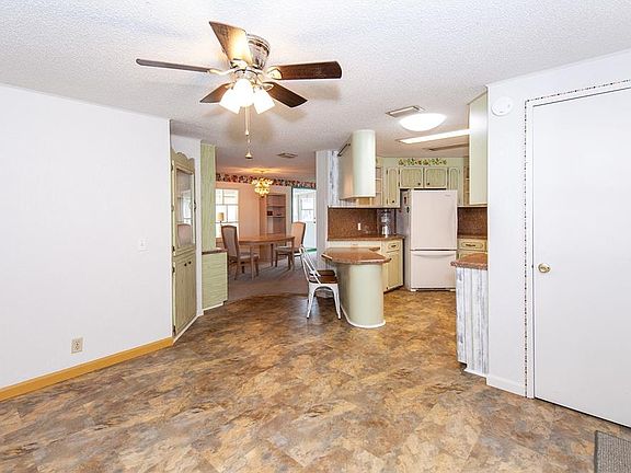 4th image of 878 Jolanda Cir