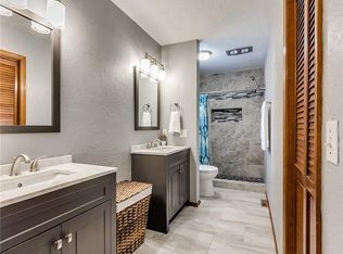 1900 Singingwood Rd, Edmond, OK 73013