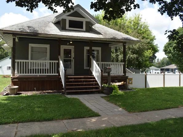 219 N 4th St, Osage, IA 50461