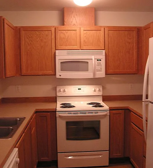 48 Beacon Dr #C — Photo 3