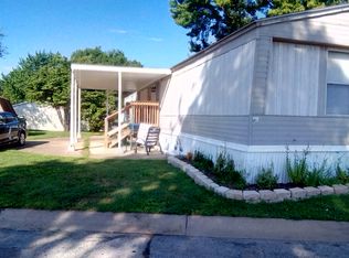 32 Daisy Ln, Belton, MO 64012