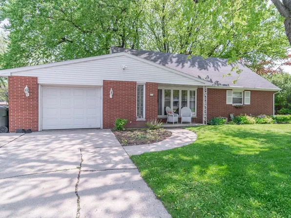 415 Apollo Way, De Pere, WI 54115