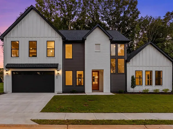1 Inverrary Dr, Taylors, SC 29687