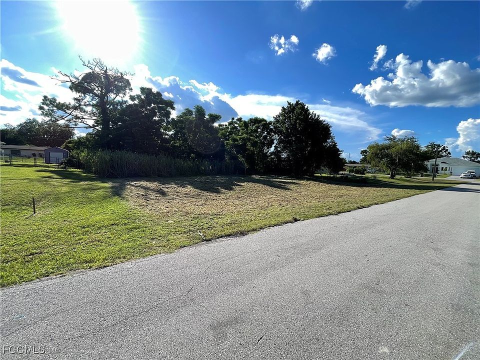 2nd image of 23 Louisiana Rd