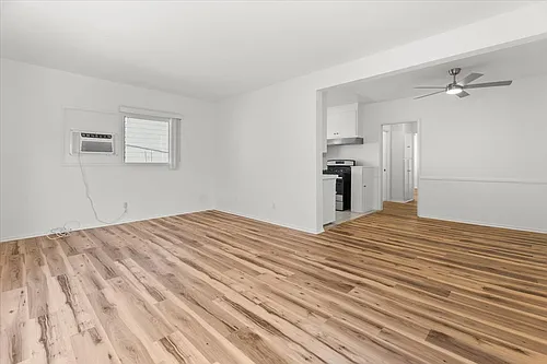 147 N La Peer Dr #9 Photo 1