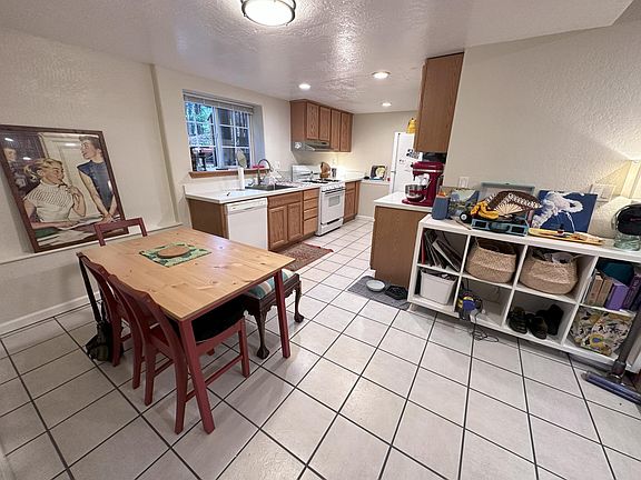 3rd image of 504 Eden Ave #B