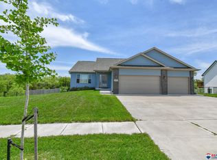 4121 W Milton Rd, Lincoln, NE 68528