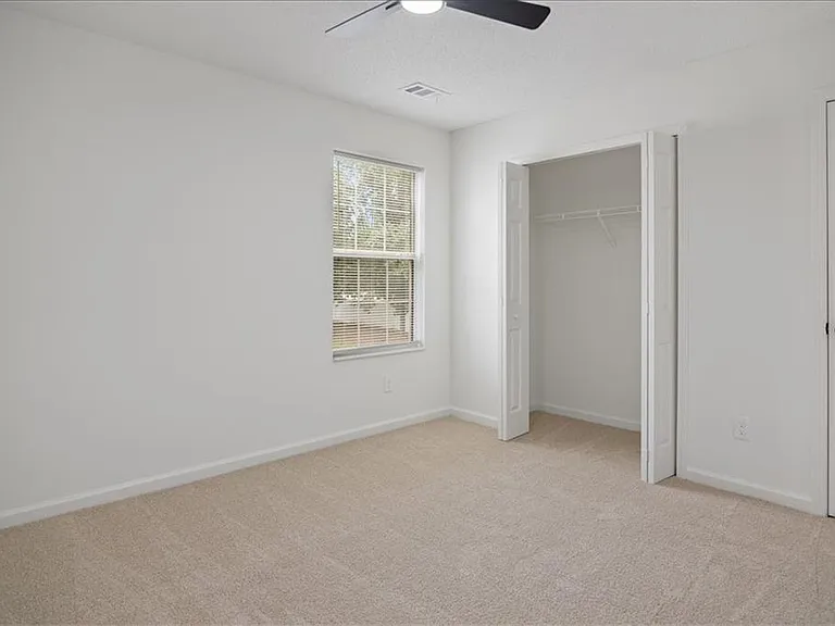 4033 Ravenwood Ct — Photo 22