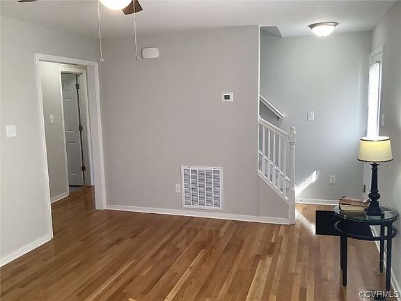 4th image of 3909 Peyton Ave