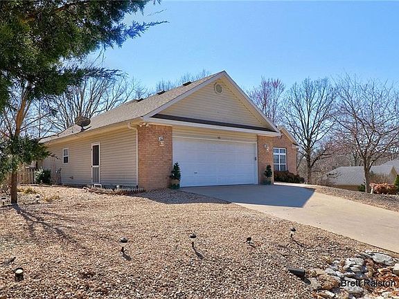 2nd image of 12 Warwick Cir