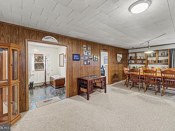 5th image of 23 E Willow Terrace Dr