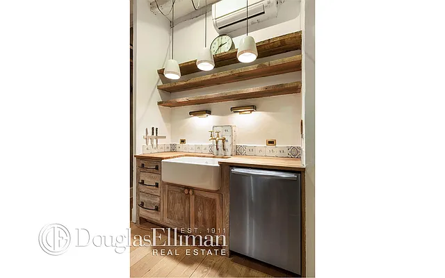 Sold by Douglas Elliman | media 15