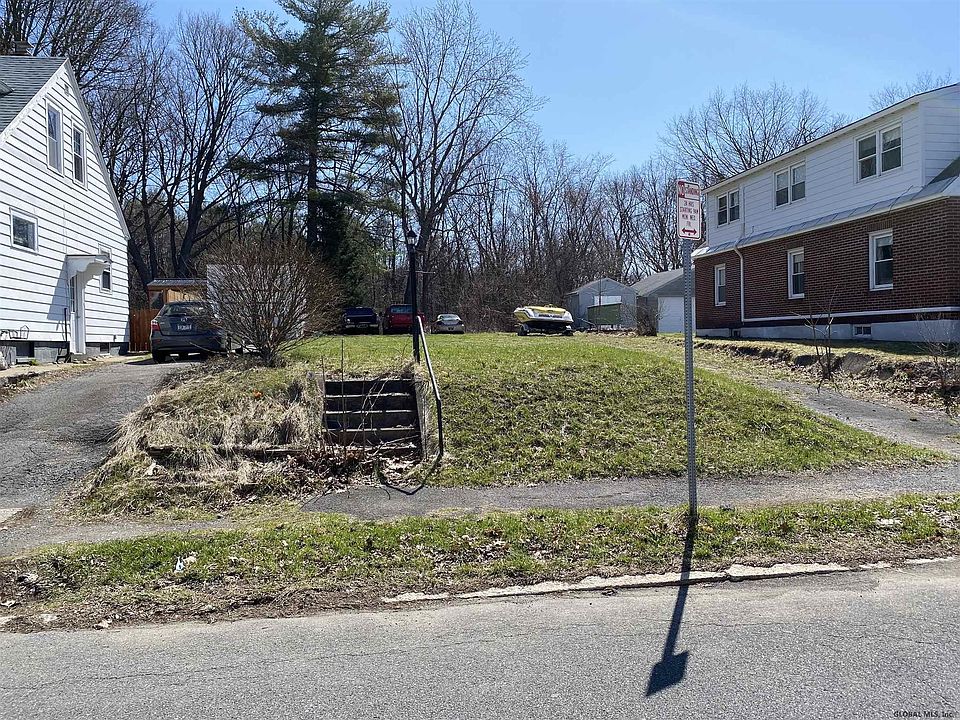 2nd image of 2022 Lenox Rd