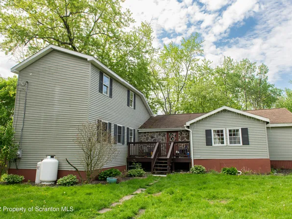 128 Franklin Ave, Greenfield Township, PA 18407
