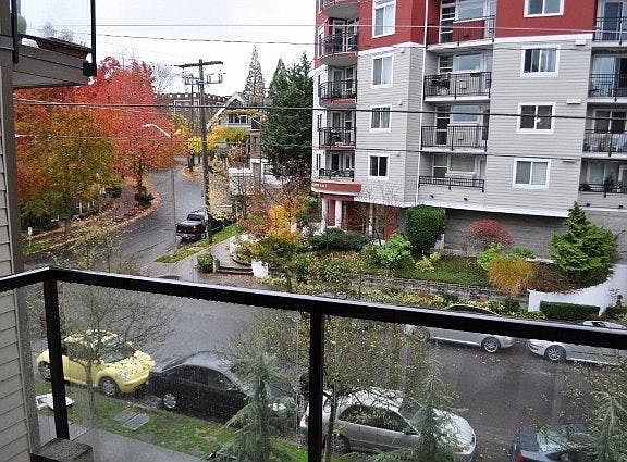 3rd floor. Small balcony with nice view.