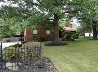 5845 Fairfax St NW, North Canton, OH 44720