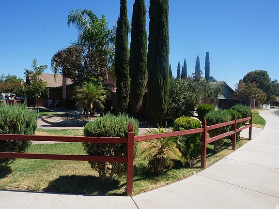 2nd image of 705 Olivewood Dr