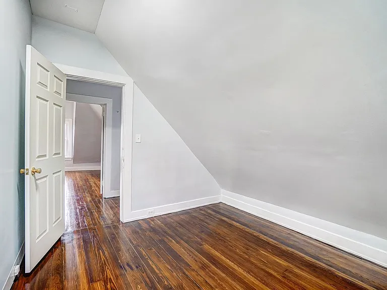 870 Rockdale Ave — Photo 42