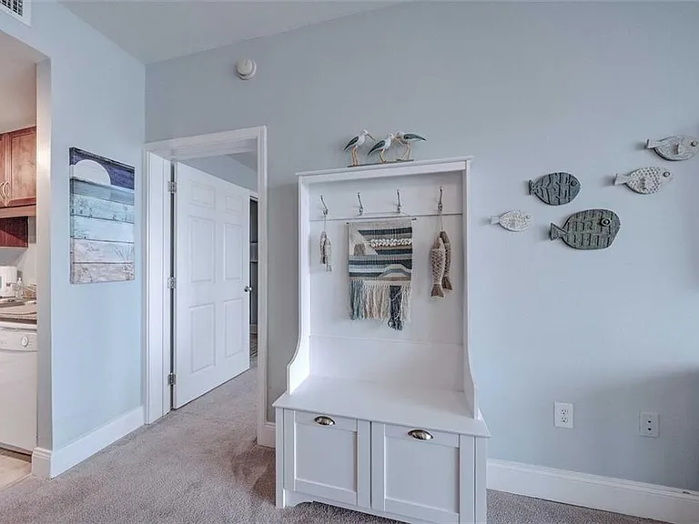 9860 Thomas South Dr S #711 — Photo 10