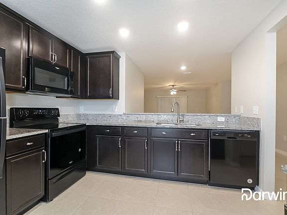 5th image of 90 Orchid Ln