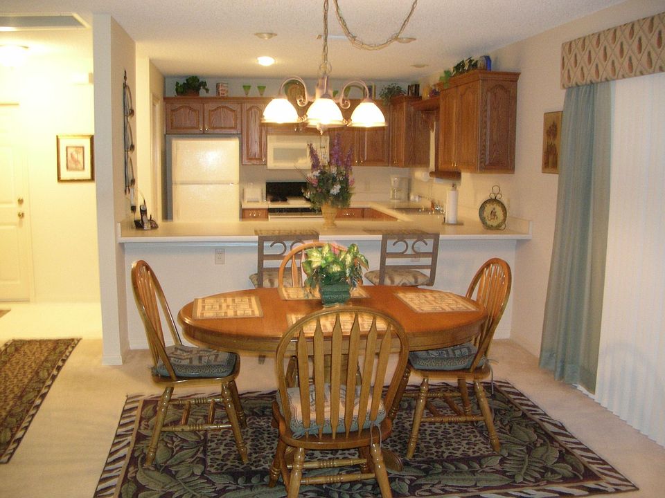 Dining into Kitchen
