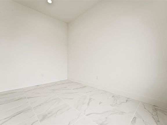 4th image of 10406 Grove Row Ave