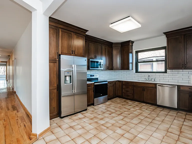 5229 S Greenwood Ave #3 — Photo 8