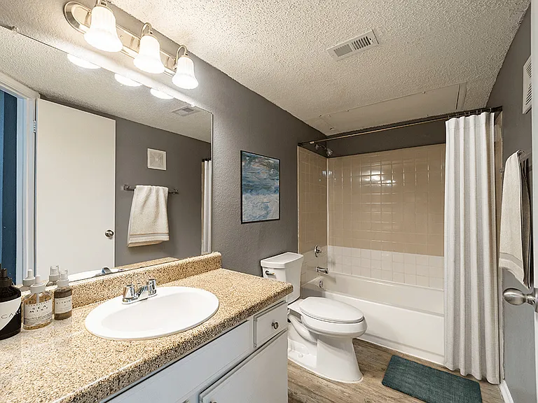 Spacious Full Bathroom