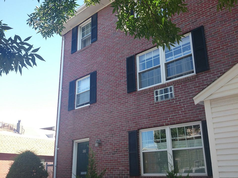 2nd image of 303 Main St
