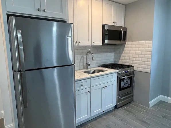 165 Vroom Street image 8 of 11