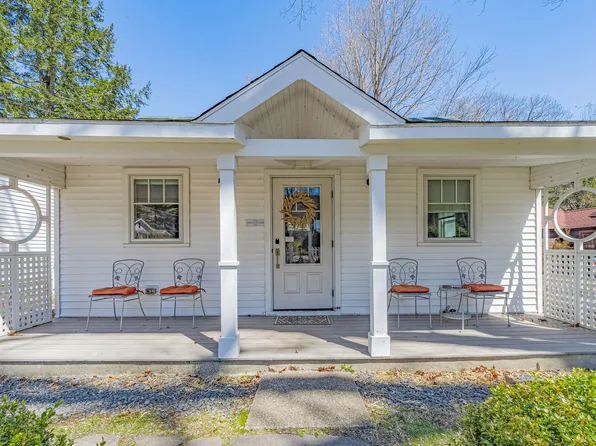 28 Esopus Ave, Phoenicia, NY 12464