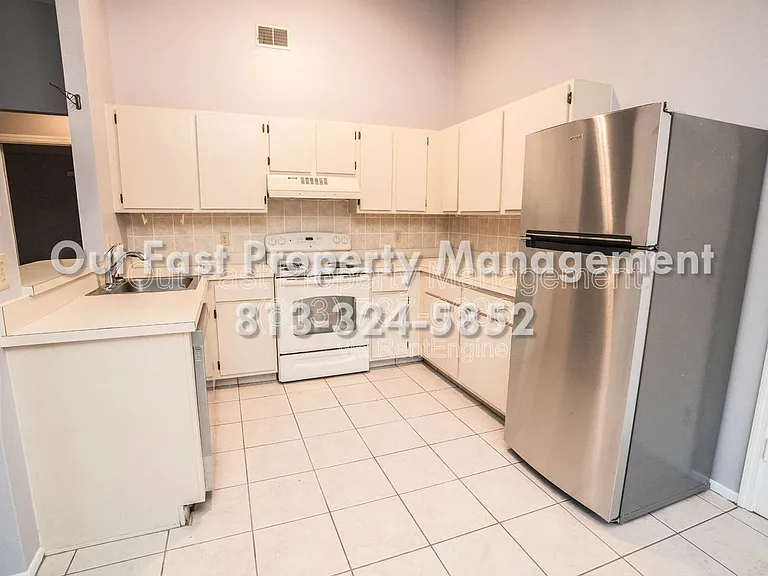 2764 Kavalier Dr — Photo 18