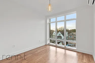 Rented by Rennit Inc.