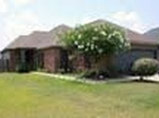 2872 Nicholson Lake Dr, Baton Rouge, LA 70810