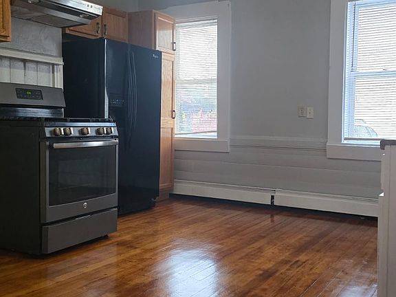 2nd image of 18 De Soto St #1