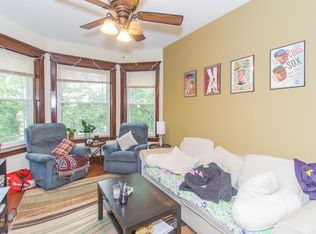 1721 W Roscoe St #2, Chicago, IL 60657