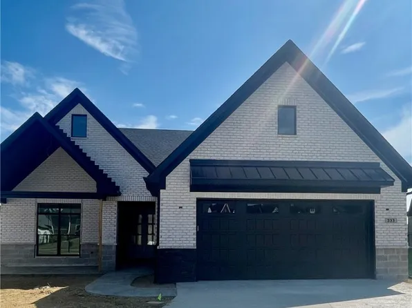 333 Tuscany Drive #16, Floyds Knobs, IN 47119