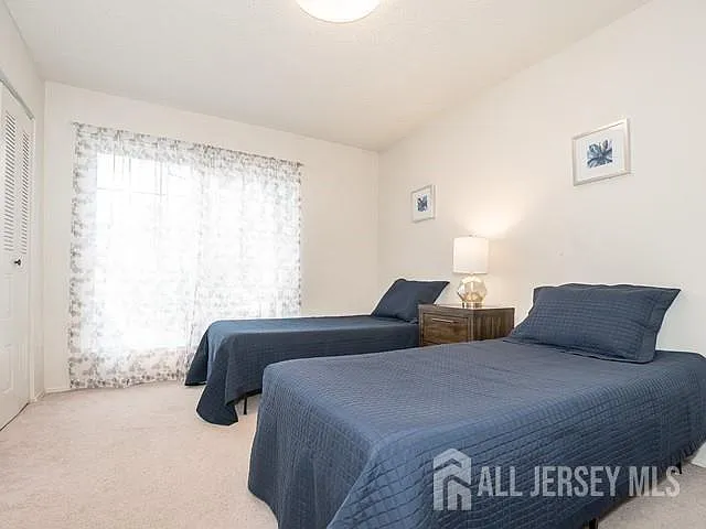414 Lancaster Ct — Photo 8