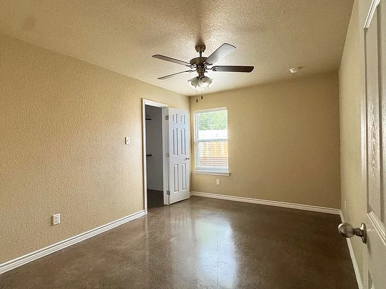 106 W Kathey Rd #B — Photo 16