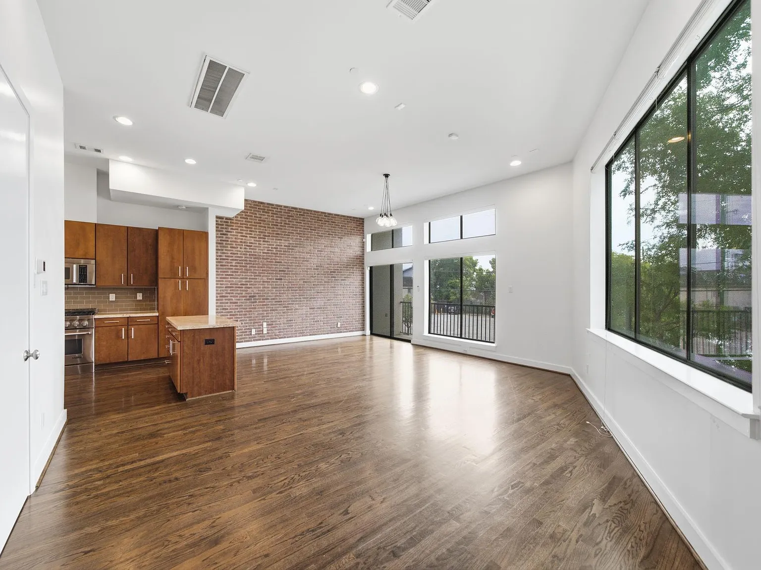 3 bed, 3.5 bath, 2479 sqft, $3,990 — Photo 4