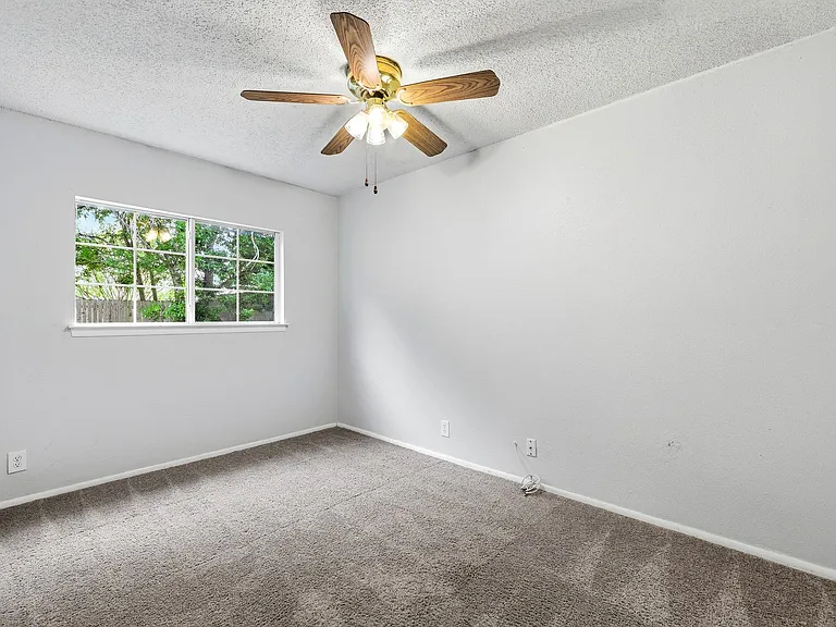 9707 Valley Crst — Photo 14