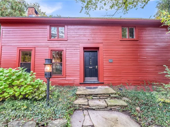 164 North St, Chagrin Falls, OH 44022