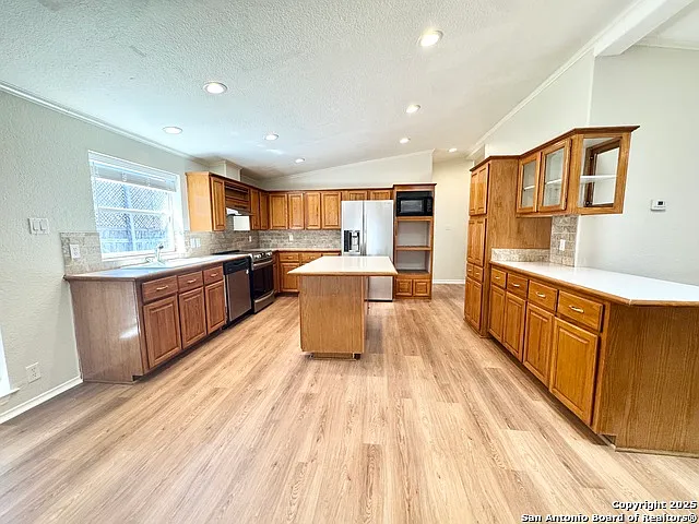 3 bed, 2.0 bath, 1984 sqft, $2,750 — Photo 4